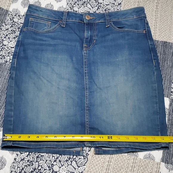 Old Navy denim skirt - Picture 6 of 8